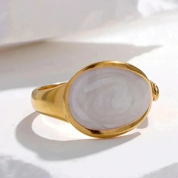 *NEW* 18K Gold Plated Adjustable Stainless  Steel Ring w/ Pearl Luminescence - Picture 3 of 6